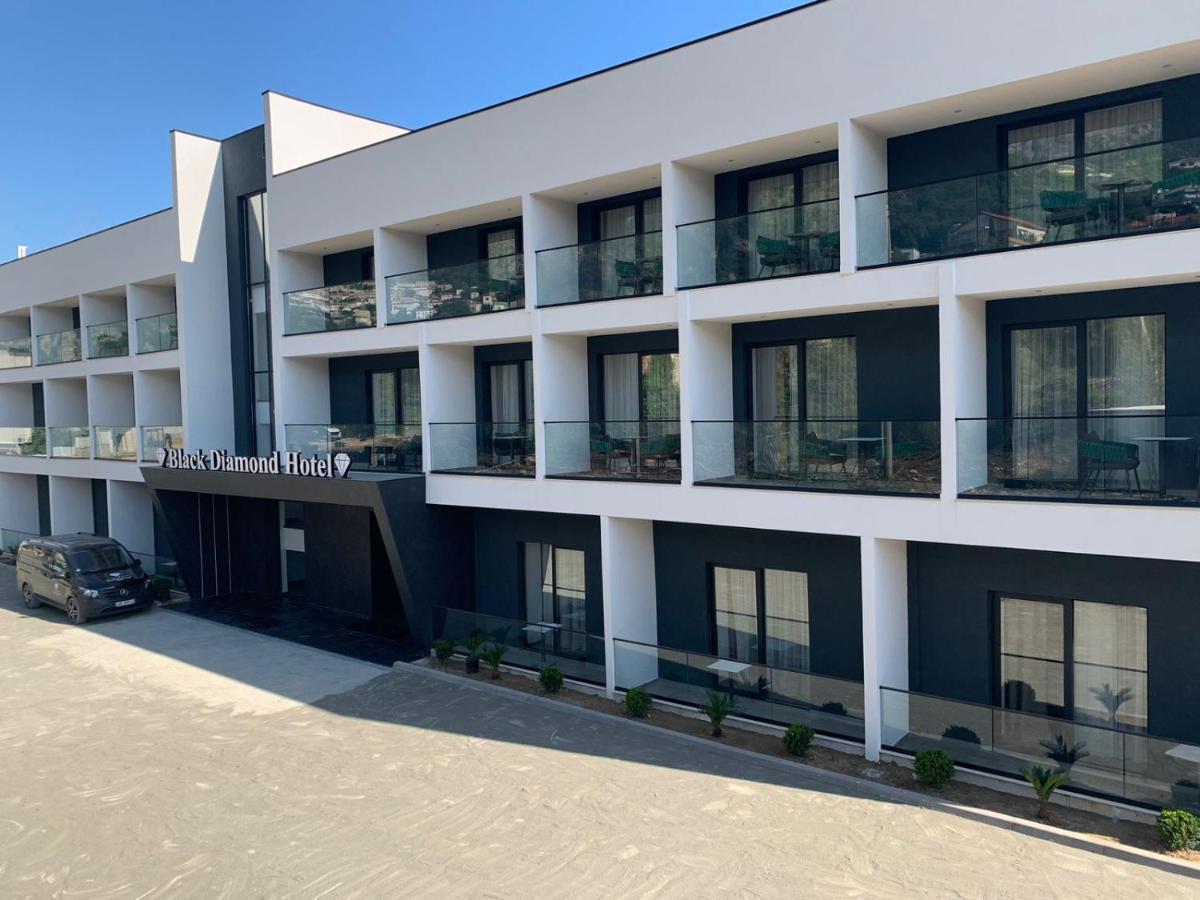 Black Diamond Hotel Dhermi Ngoại thất bức ảnh