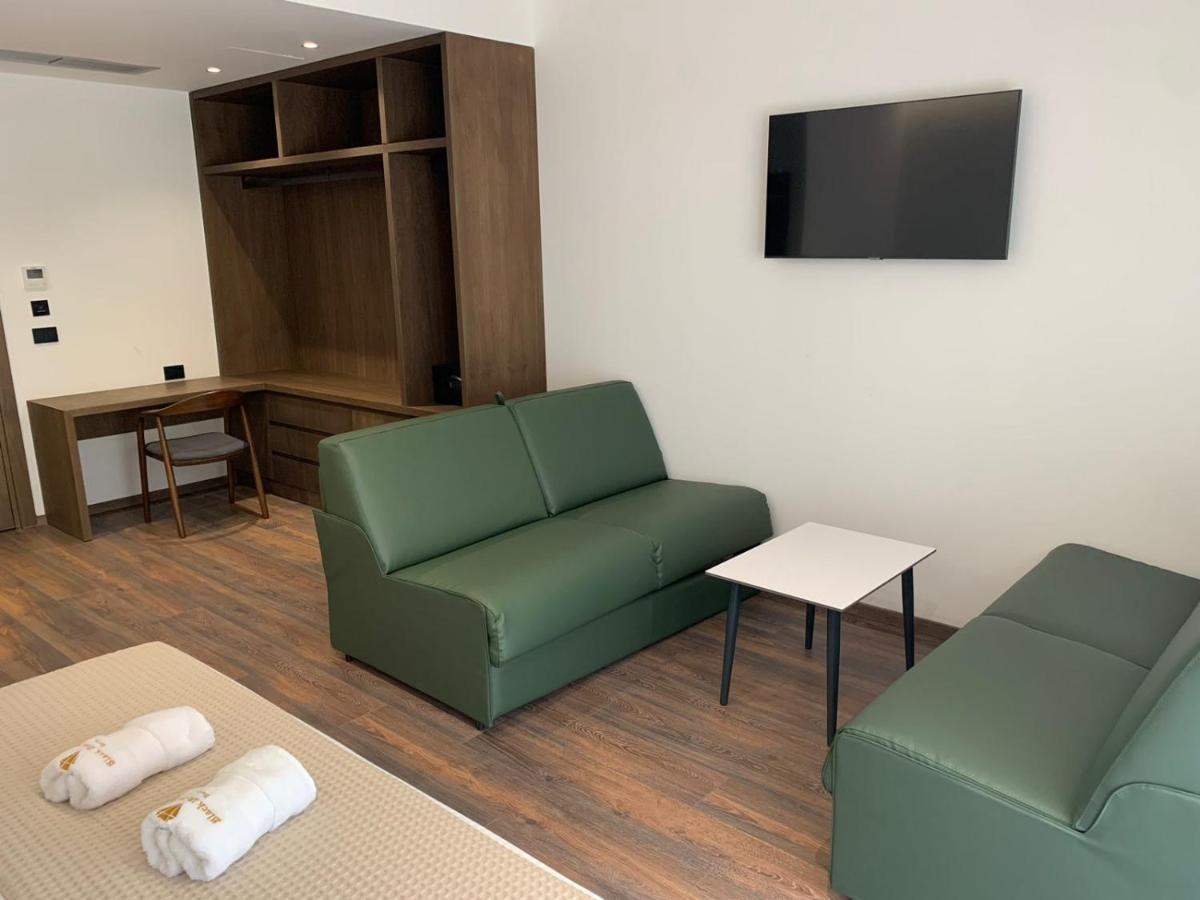 Black Diamond Hotel Dhermi Ngoại thất bức ảnh