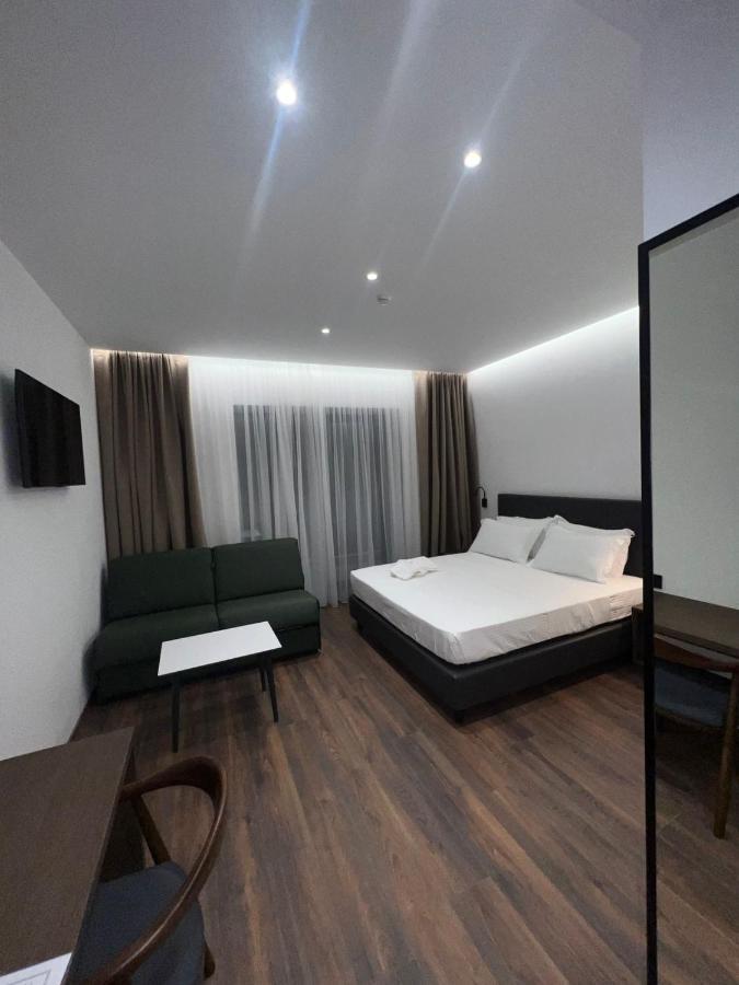 Black Diamond Hotel Dhermi Ngoại thất bức ảnh