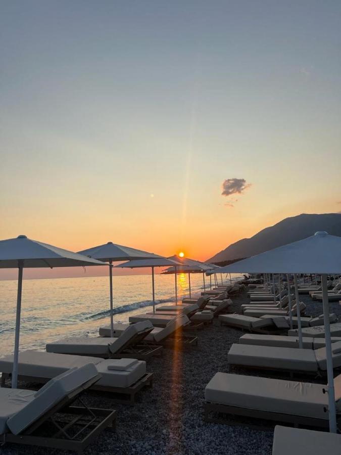 Black Diamond Hotel Dhermi Ngoại thất bức ảnh