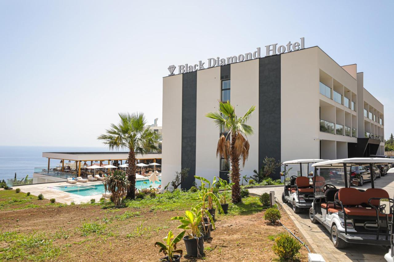 Black Diamond Hotel Dhermi Ngoại thất bức ảnh