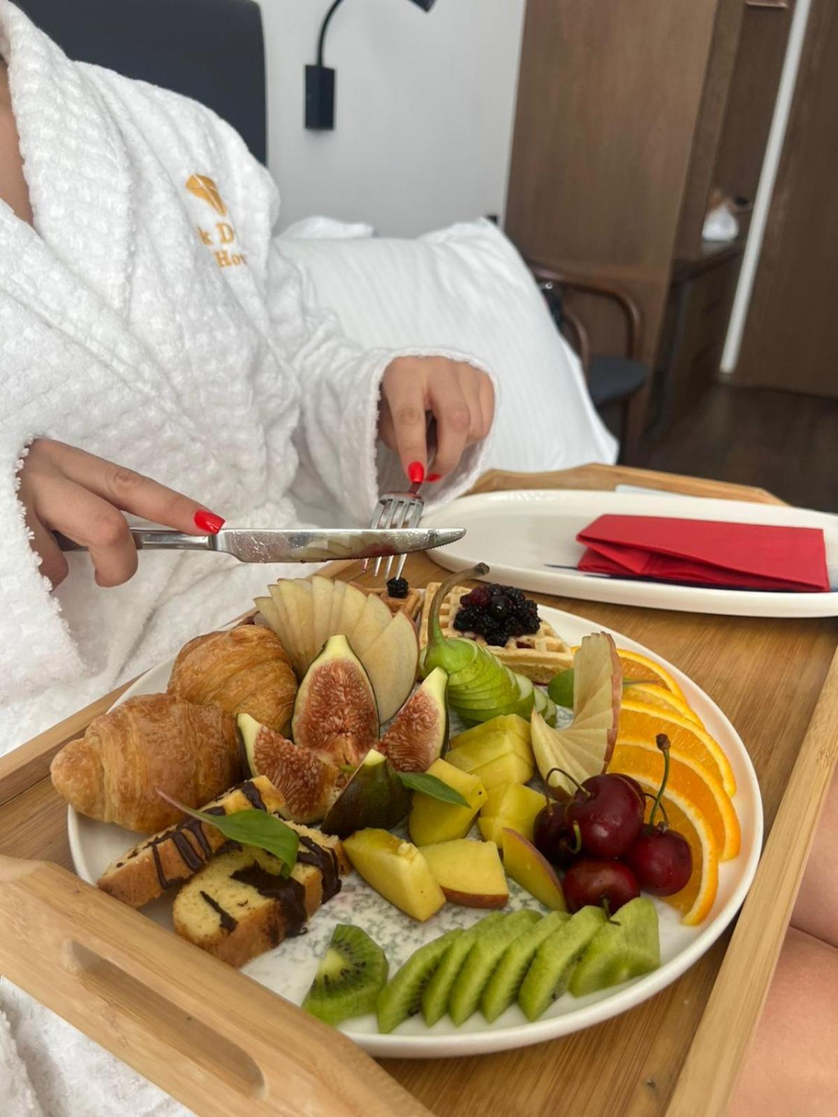 Black Diamond Hotel Dhermi Ngoại thất bức ảnh