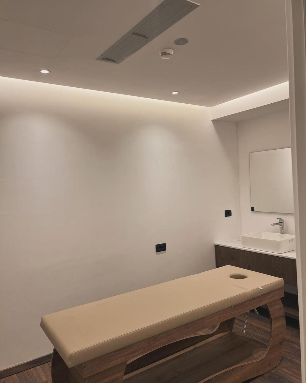 Black Diamond Hotel Dhermi Ngoại thất bức ảnh