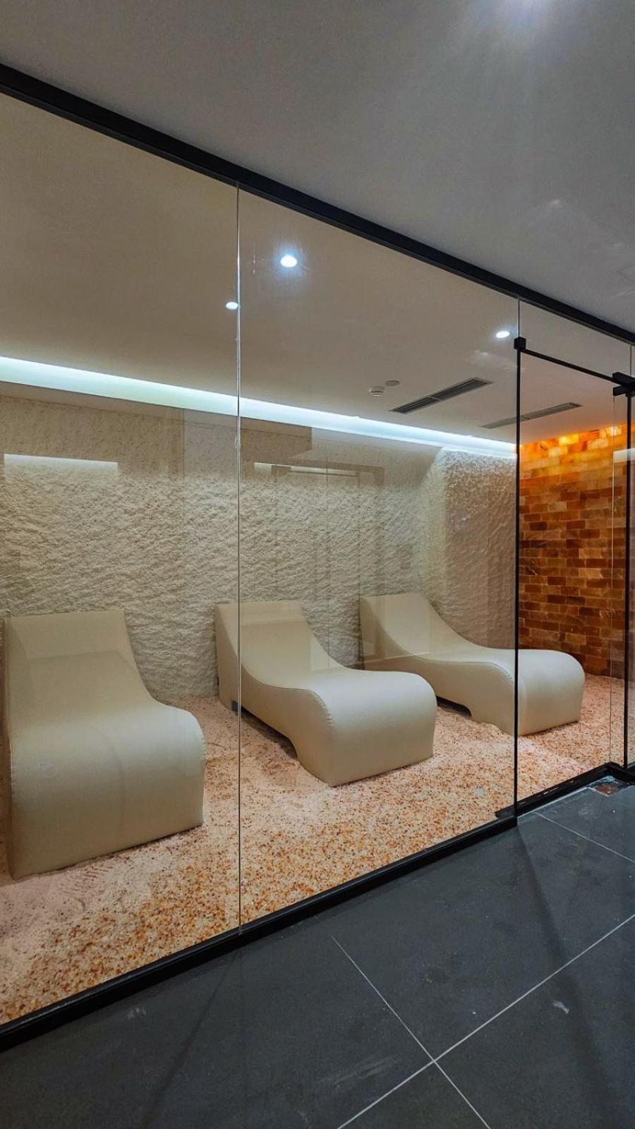 Black Diamond Hotel Dhermi Ngoại thất bức ảnh