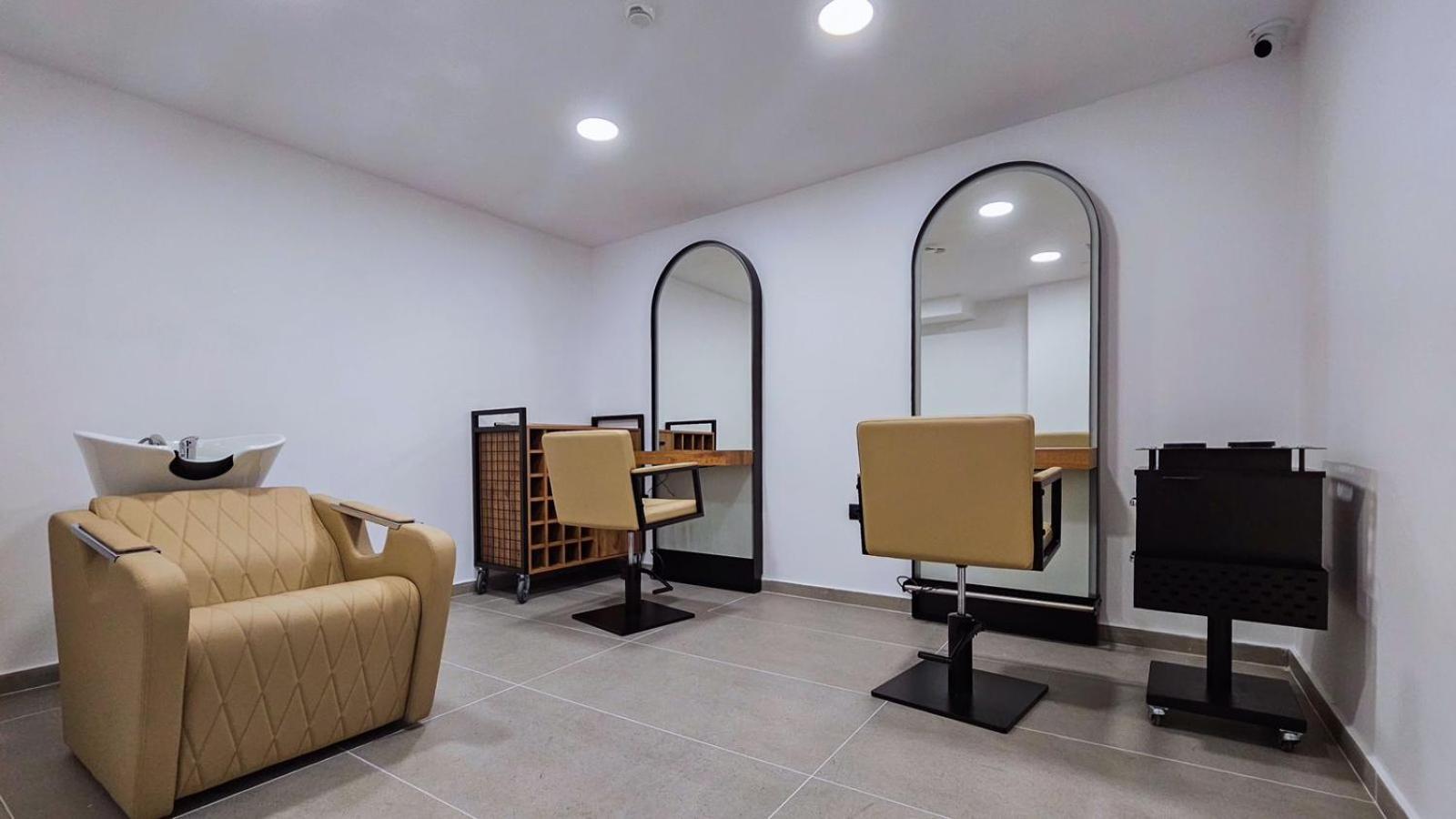 Black Diamond Hotel Dhermi Ngoại thất bức ảnh