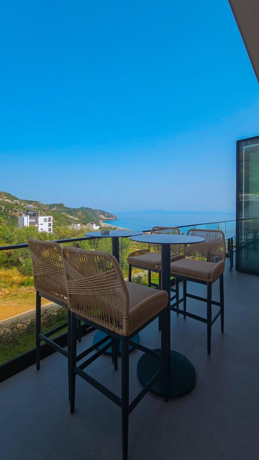Black Diamond Hotel Dhermi Ngoại thất bức ảnh