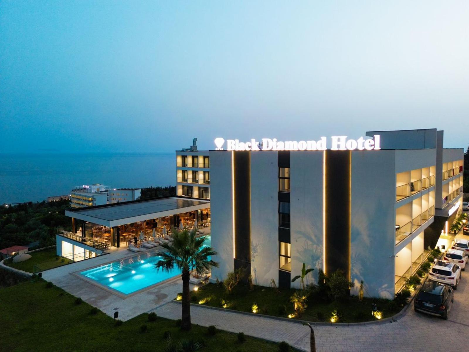 Black Diamond Hotel Dhermi Ngoại thất bức ảnh