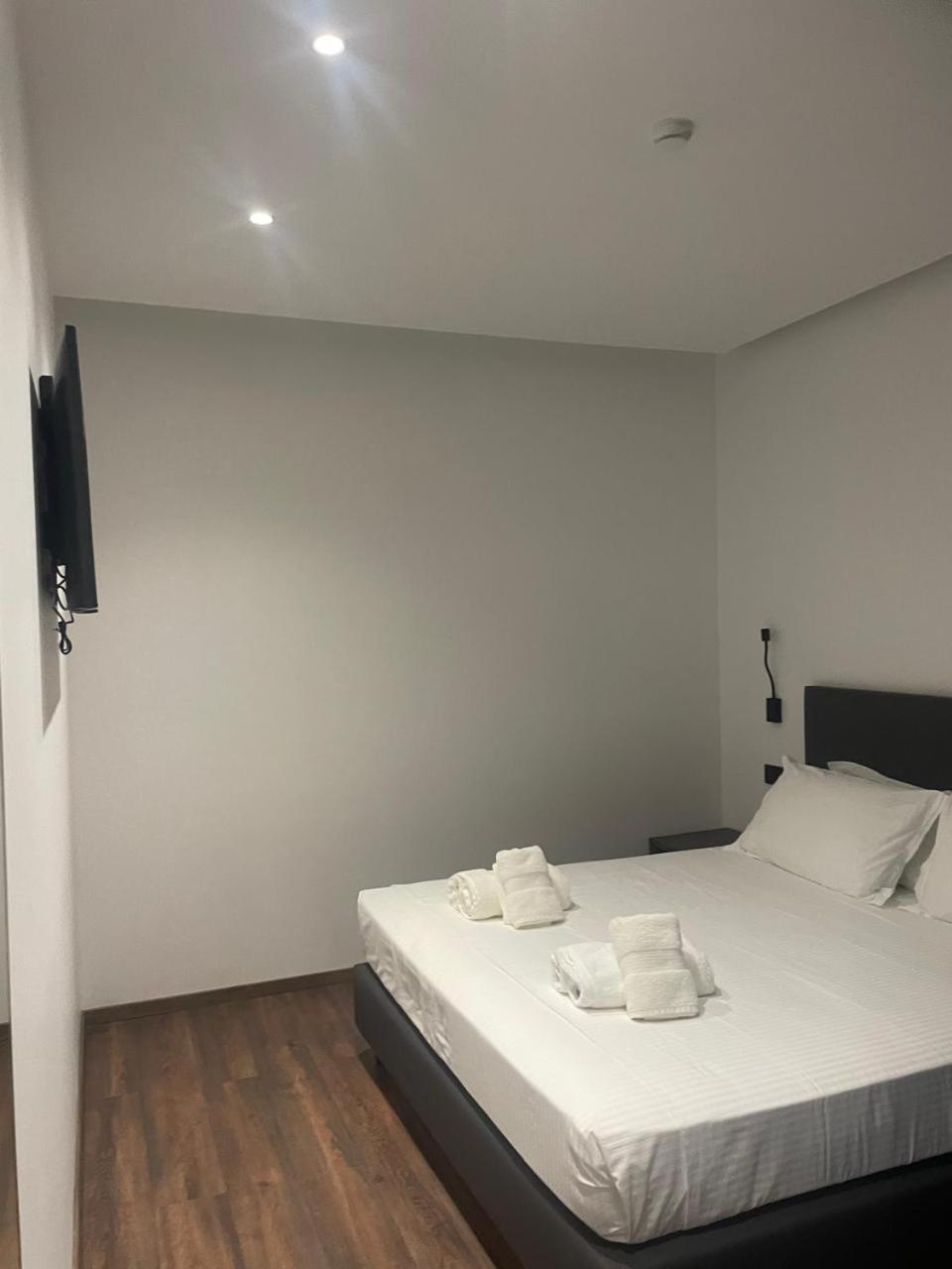 Black Diamond Hotel Dhermi Ngoại thất bức ảnh