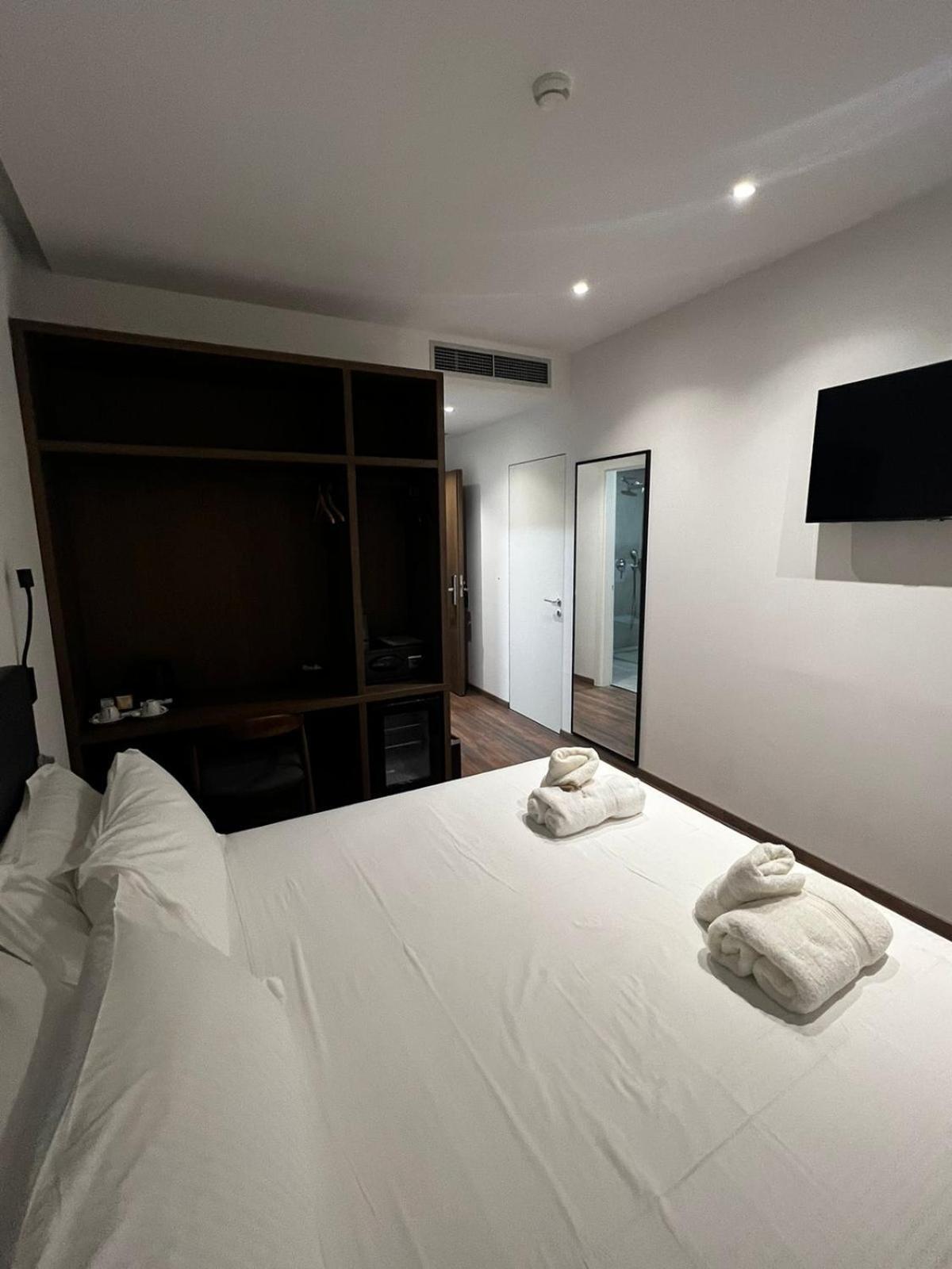Black Diamond Hotel Dhermi Ngoại thất bức ảnh