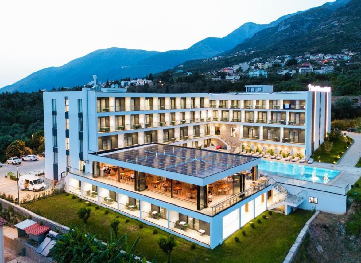 Black Diamond Hotel Dhermi Ngoại thất bức ảnh